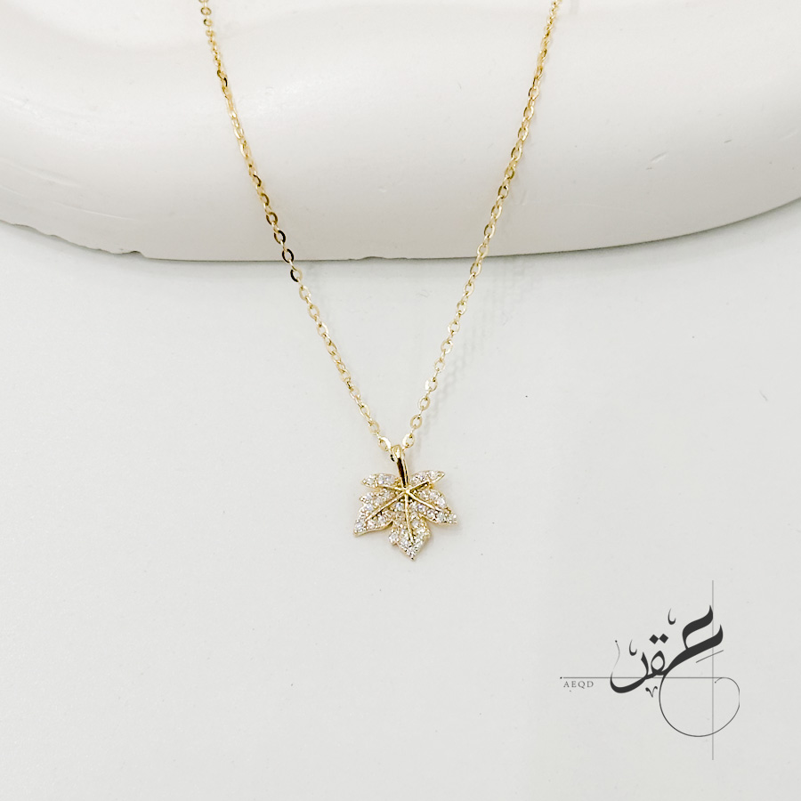 s92-gold-leaf-necklace_01