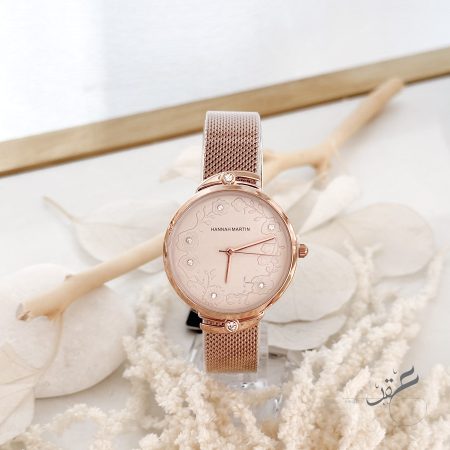 ساعة ستاتية من Hannah Martin مع كاسكيت لون روز جولد ومينا مورد
