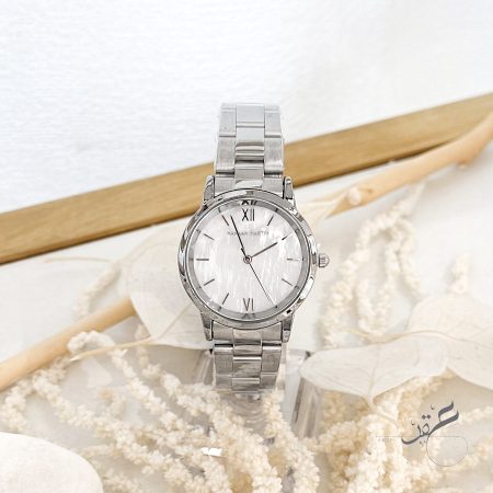 ساعة ستاتية من Hannah Martin مع كاسكيت لون فضي مع مينا لؤلؤية