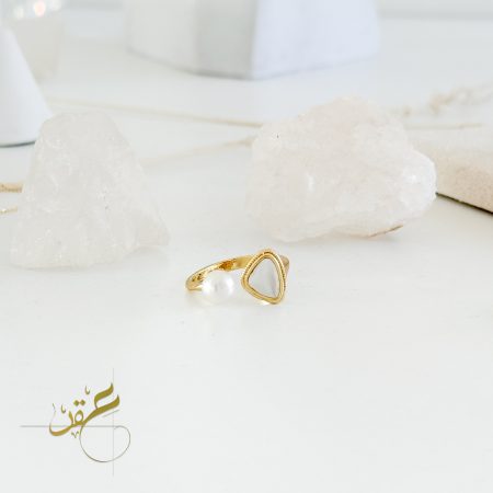 خاتم ذهبي مع حبة لولو طبيعي freshwater pearl