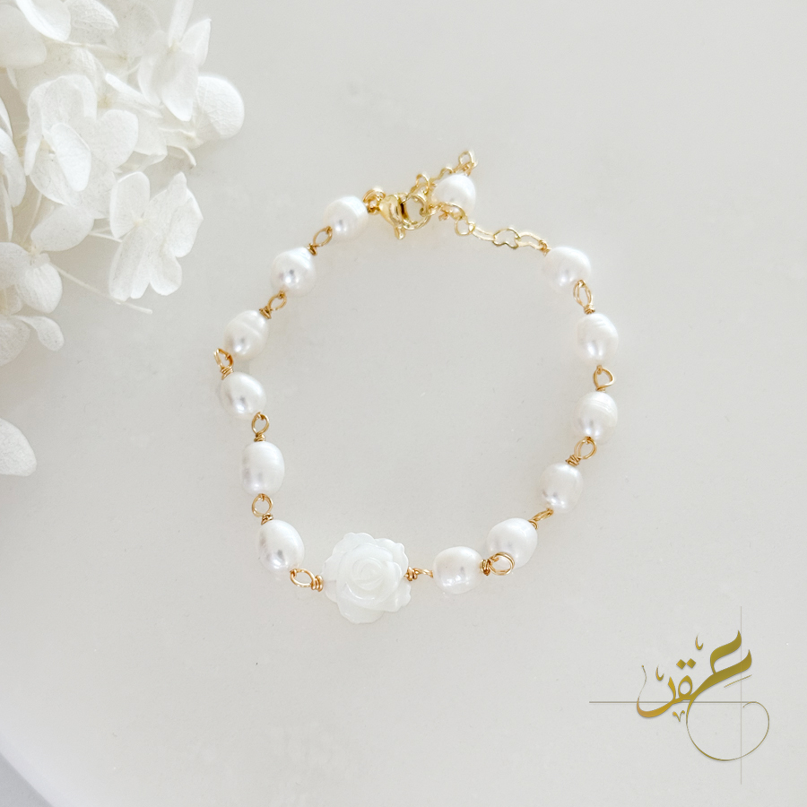 white-rose-freshwater-pearl-gold-bracelet_01