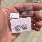 حلق محجر بشكل الوردة لون فضي