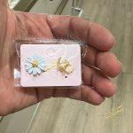 حلق الوردة والنحلة