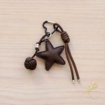 brown-star-with-ball-keychain_01