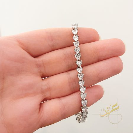 اسوارة قلوب محجرة