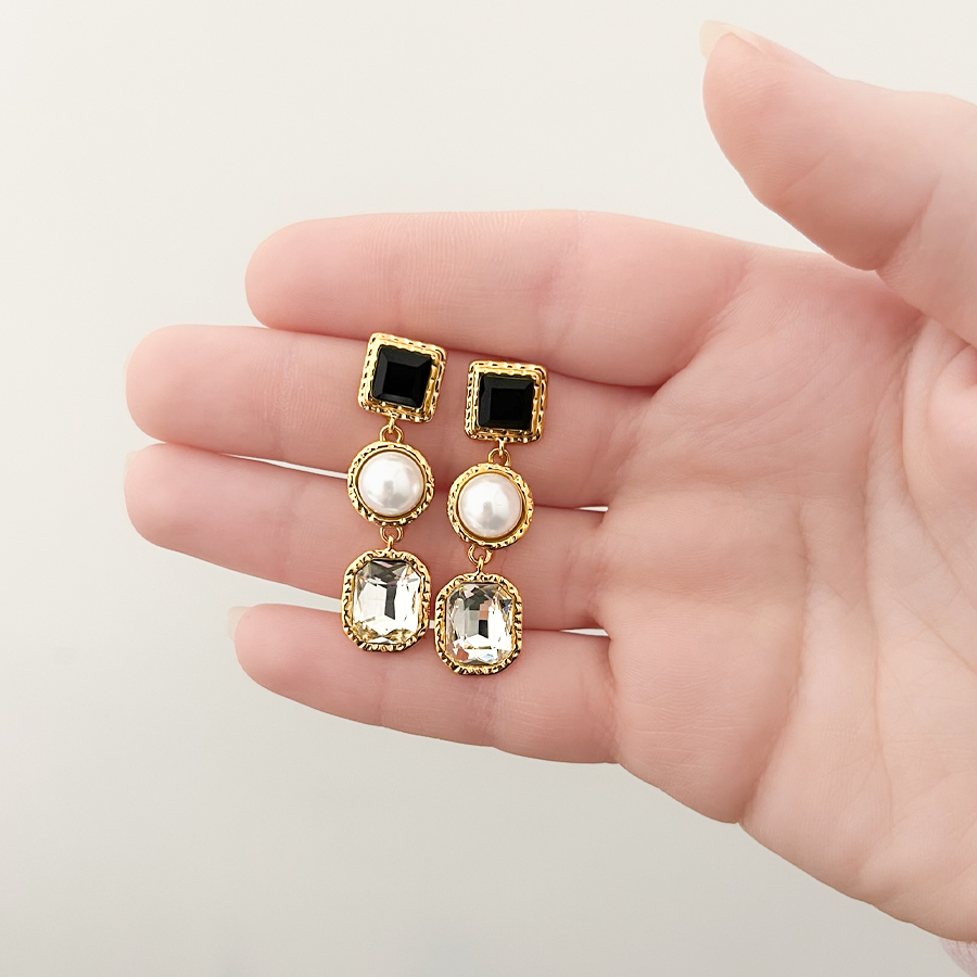 black-stone-pearl-golden-earrings_02