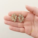 round-leaves-golden-colored-earrings_01