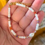 اسوارة باحجار باللون الابيض وحبة لولو طبيعية